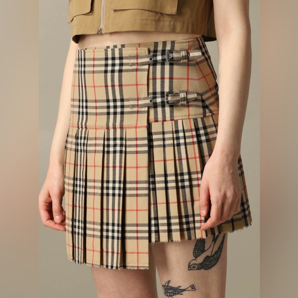 Burberry Beige Plaid Pleated Mini Skirt